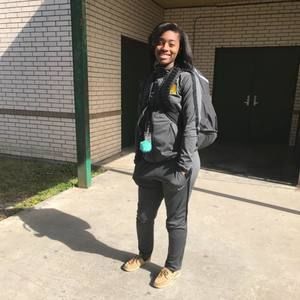 Meet your Posher, Derricka